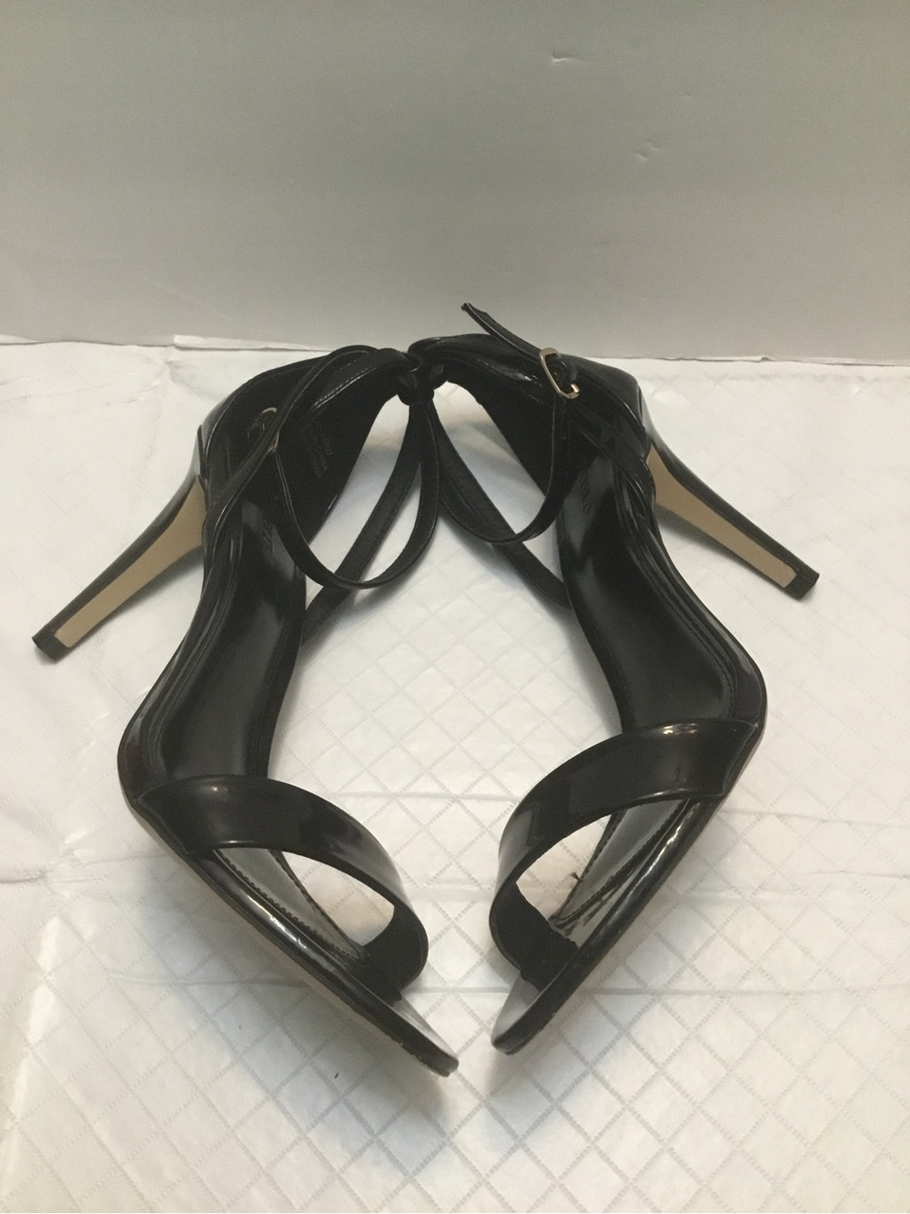Forever 21 Black Patent Ankle Strap Heels Open Toe Glossy Size 6.5 Like New - Picture 8 of 13